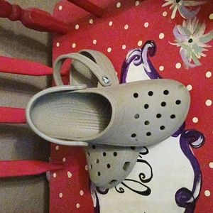 Khaki Crocs women's sz 9 or Men's size 7. NWOT Never Worn